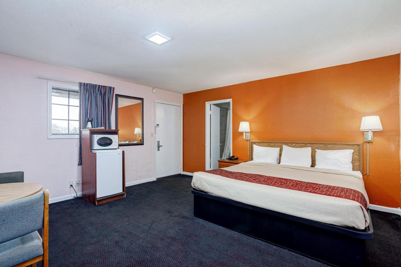 Regency Inn Fayetteville Buitenkant foto