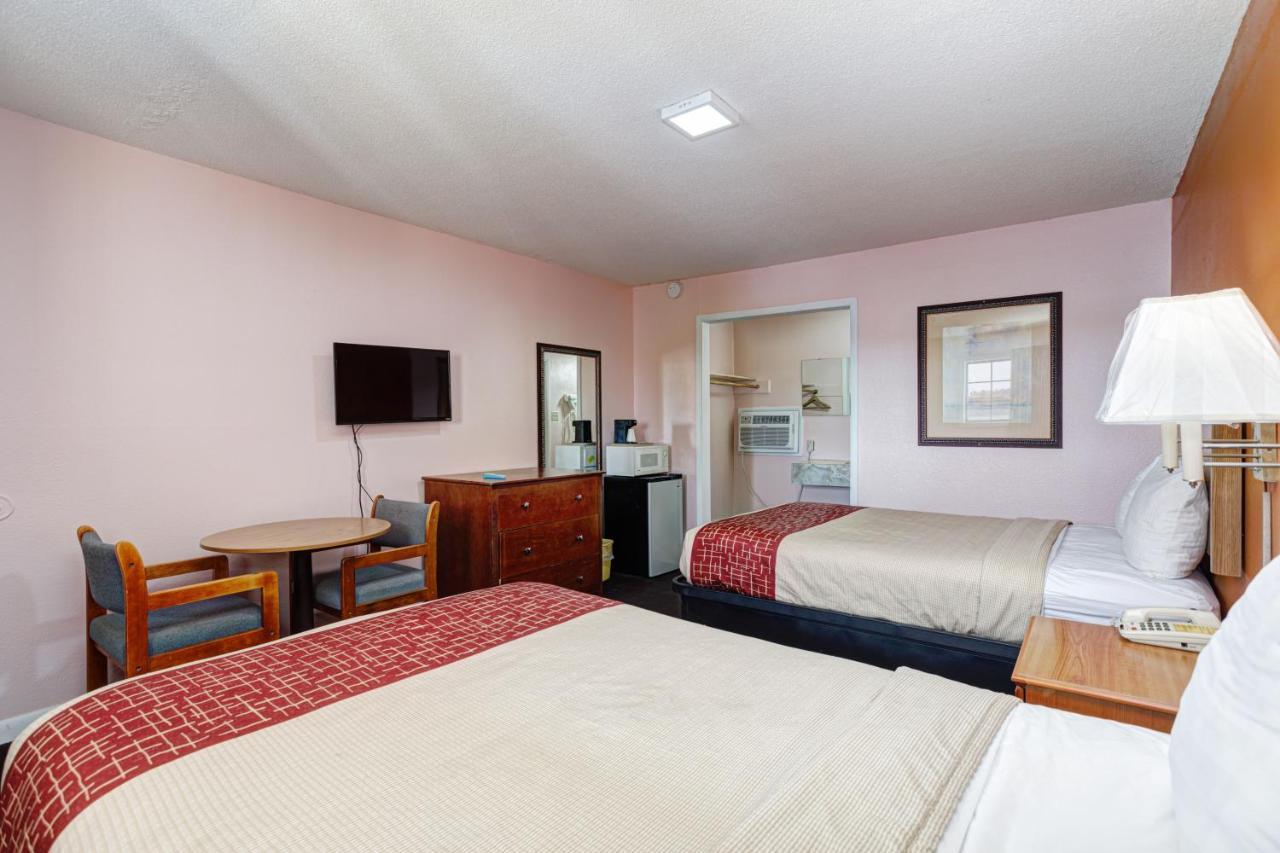 Regency Inn Fayetteville Buitenkant foto