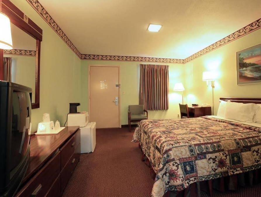 Regency Inn Fayetteville Buitenkant foto